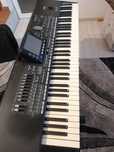 Vând Korg pa3 x cu stativ și husa