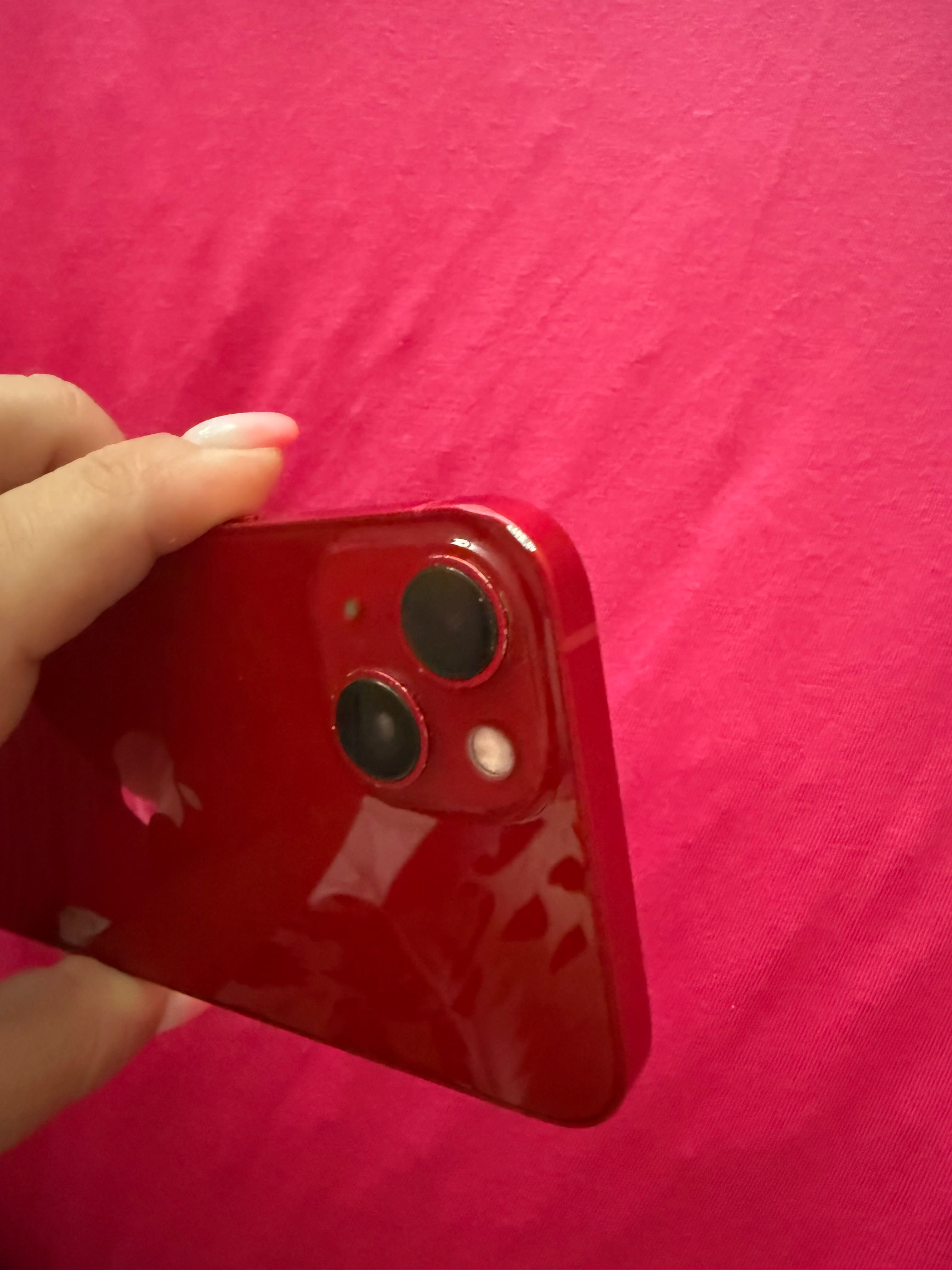 Мобилен телефон iPhone 13