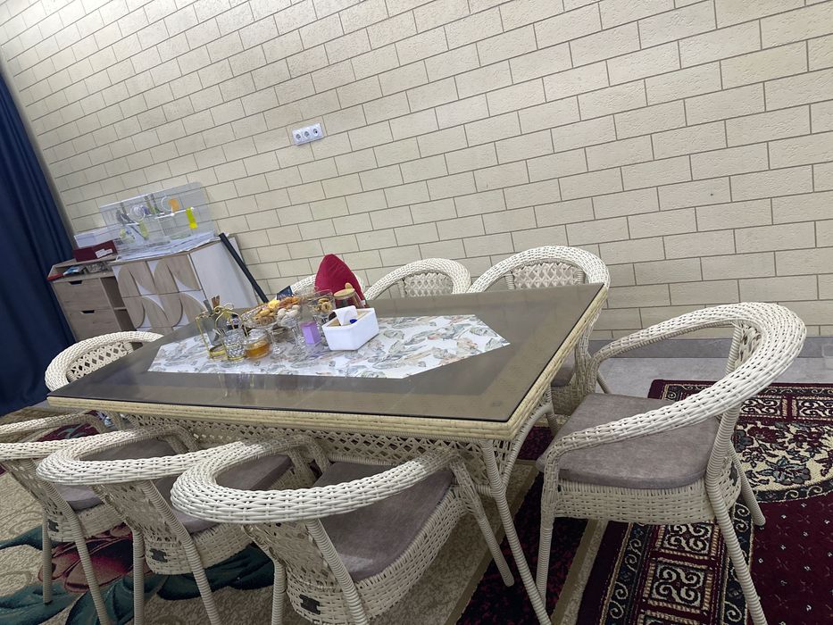 Садовая мебель и стулья