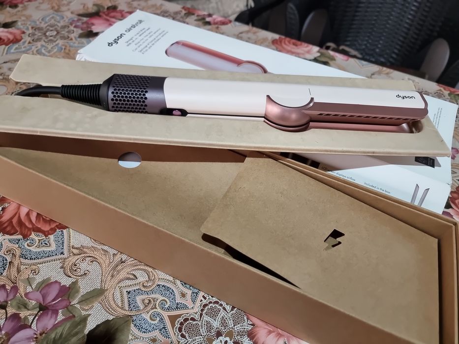 Dyson airstrait nou