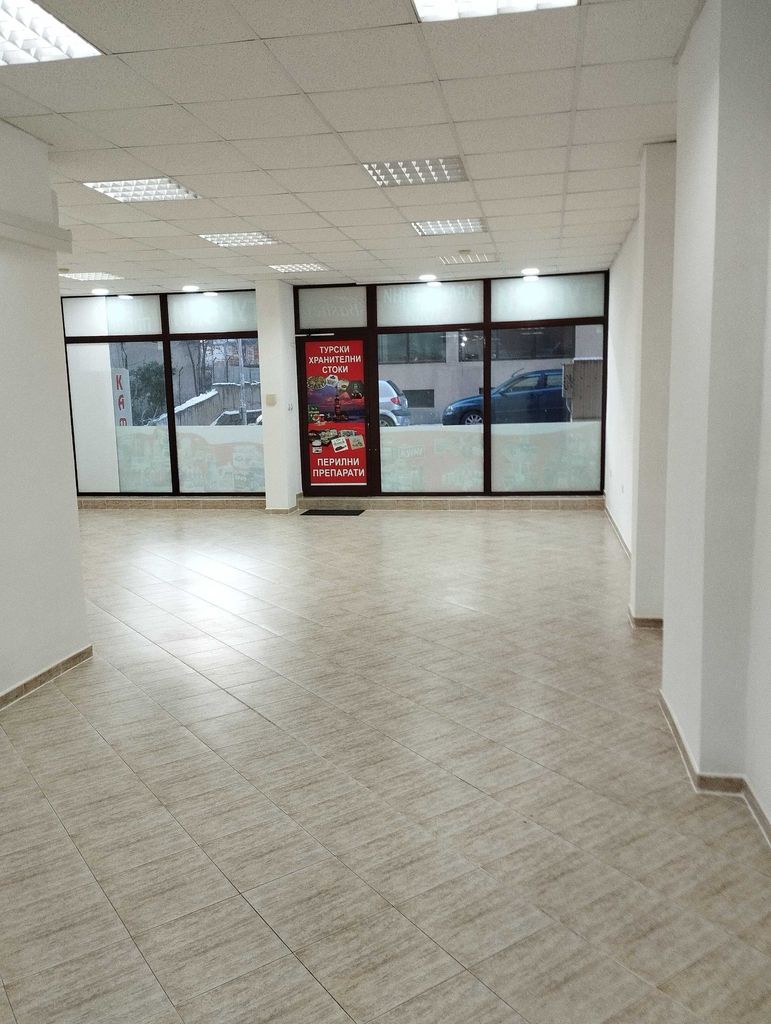 Дава се под наем Офис в Варна, Владислав Варненчик - 75 кв.м за 1529.49 € - Снимка #1