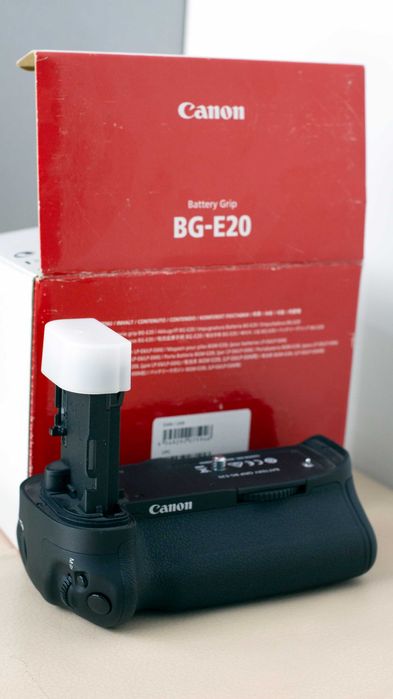 Батарейный блок Canon BG-E20 для Canon 5D Mark IV