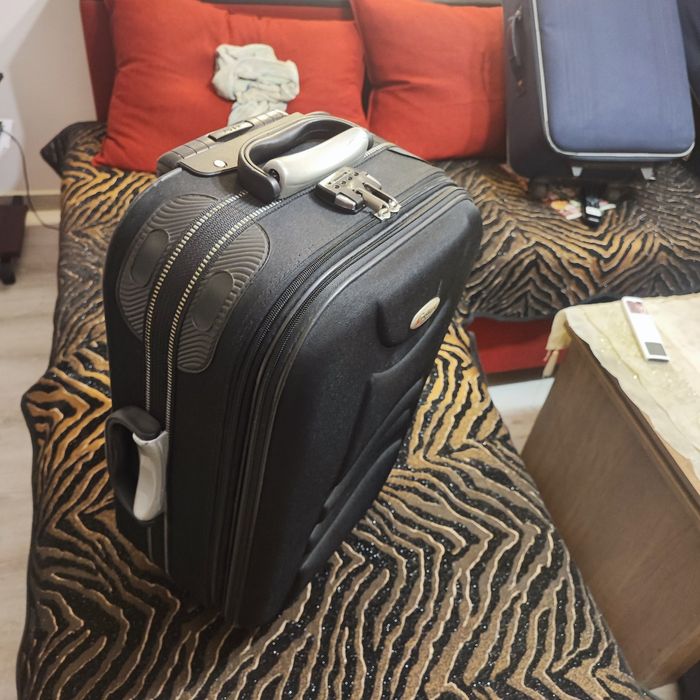 3 куфара втора употреба