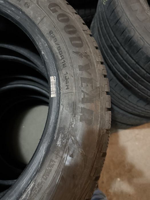 Зимни гуми GOODYEAR 235/55/18 104H