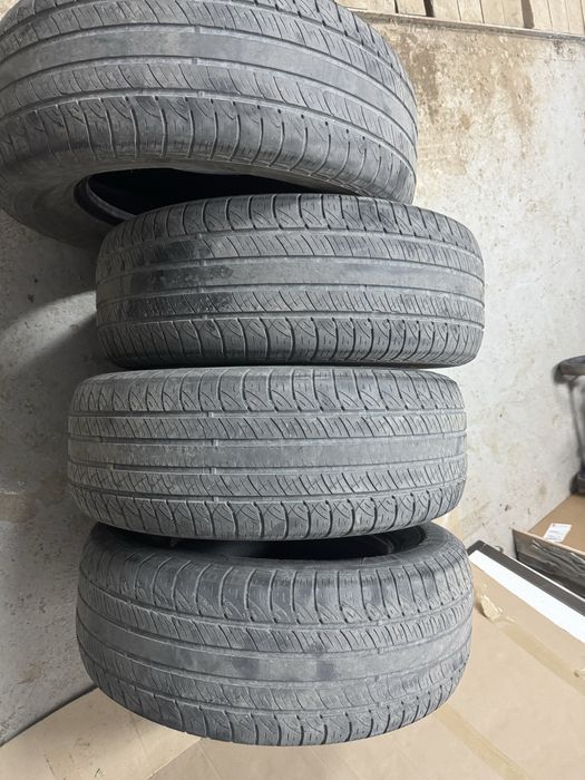 Продам комплект летних шин на внедорожник!