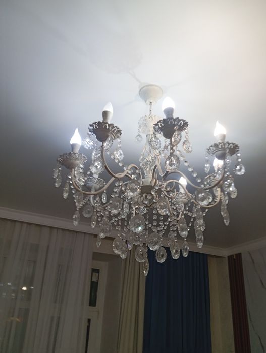 Продвм люстру хорошем состоянии