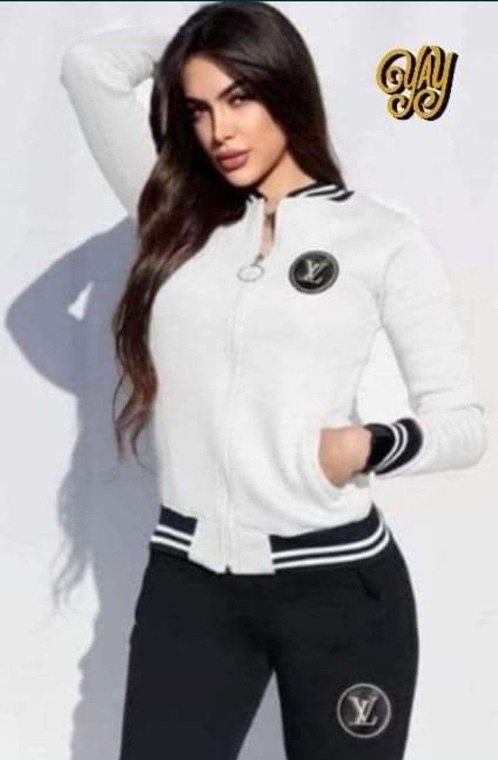 Treninguri dama super model/bumbac/logo brodat,saculet, etichetă