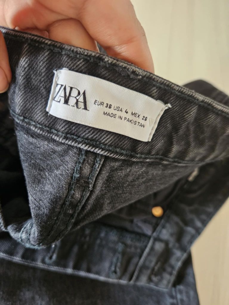 Дънки на Zara, черни, размер s