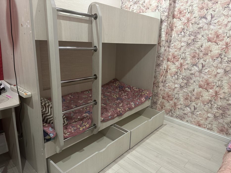 Двухярусная (двухуровневая) детская кровать