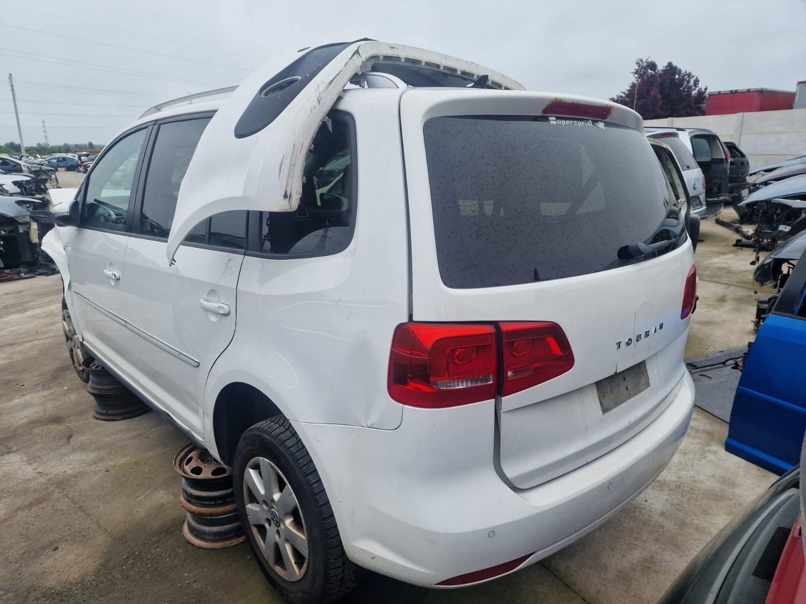 Dezmembram Volkswagen Touran 2012 1.6tdi Euro 5 CAY Manual