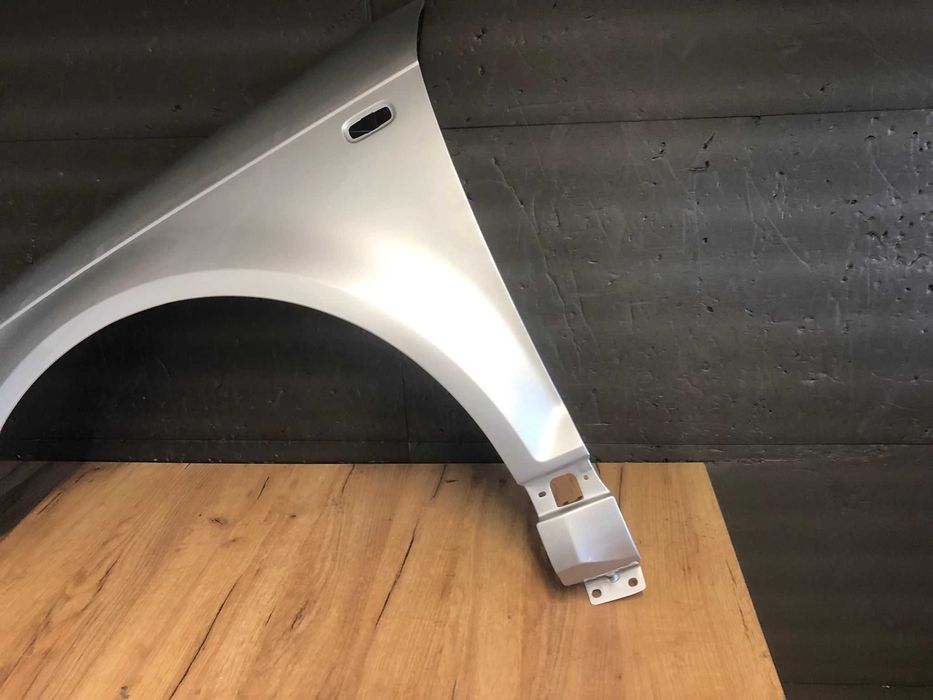 Aripa Fata Stanga Audi A3 8P An 2003-2008 (LX7W (Gri))