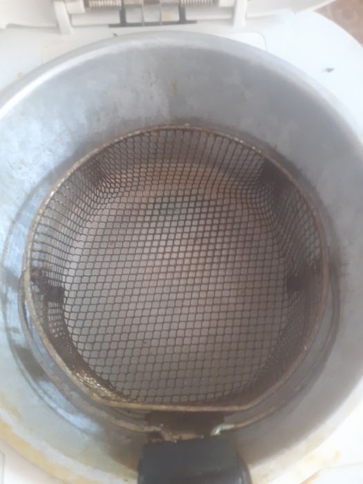 2 bucați de Fripteuză 100 lei