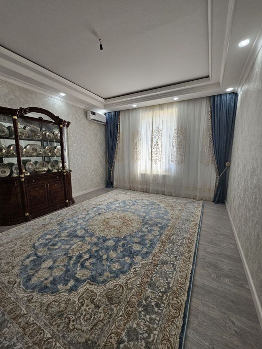 Продаётся 3/3/4 Центр Луначарский Мирзо-Улугбекский район