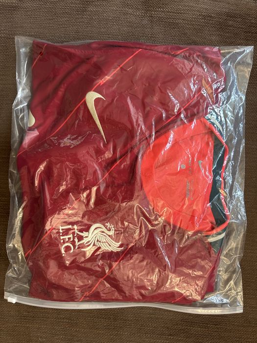 Echipament Nike Liverpool FC LFC original sezon mărimea M