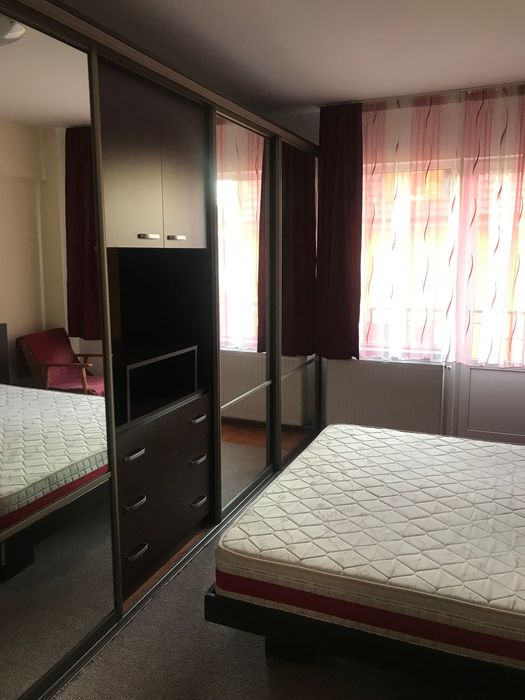 Închiriez apartament