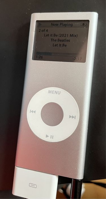 iPod nano 2 gen /2гб само на зарядно!