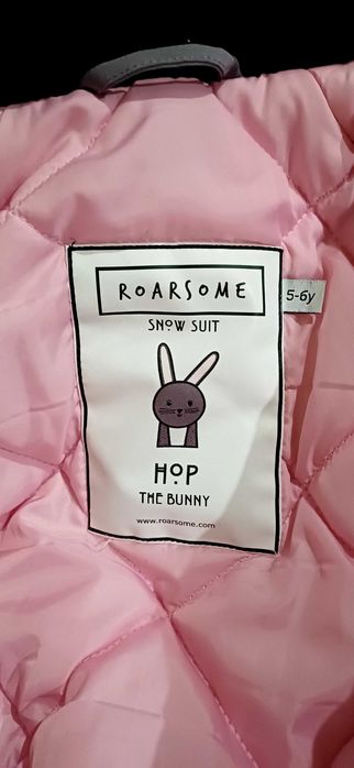 Детски снежен костюм Hop the Bunny на марката Roarsome
