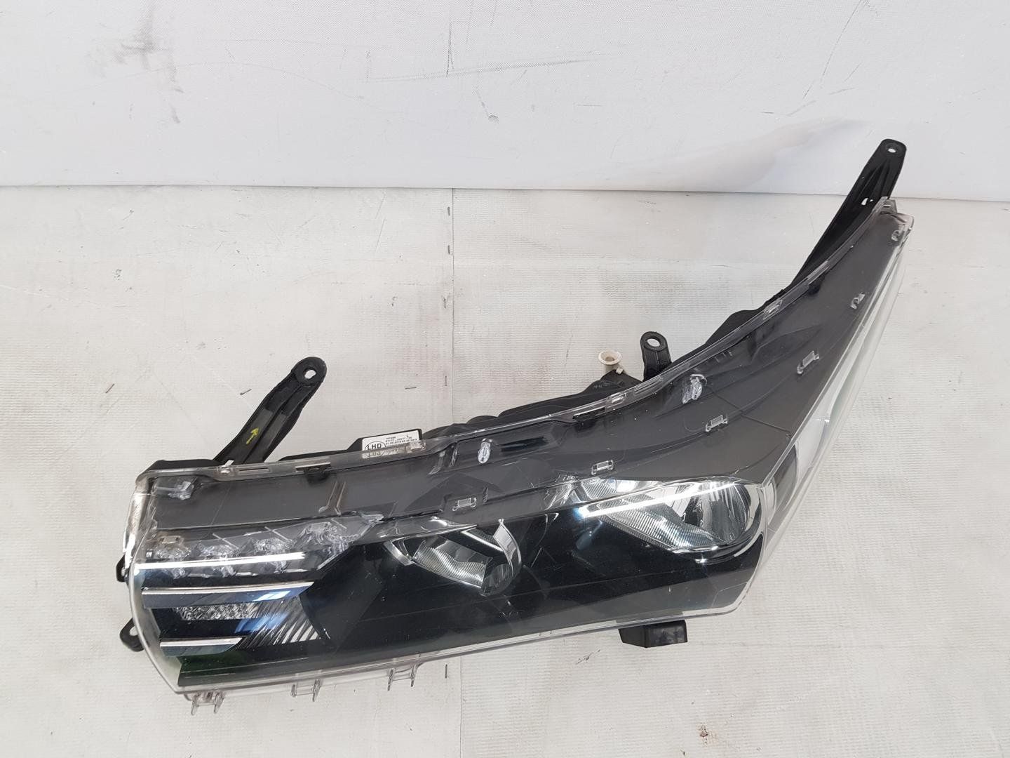 Far stanga Halogen+Led Toyora Corolla dupa 2013