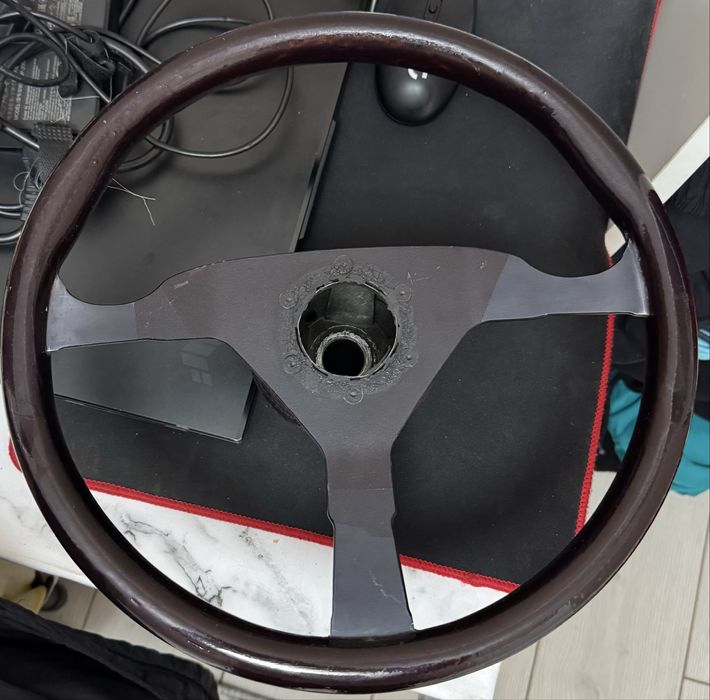 Продам руль МОМО