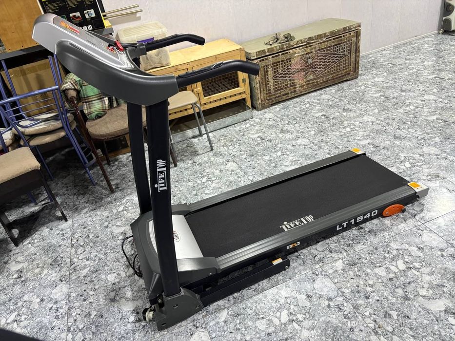 Продам беговую дорожку