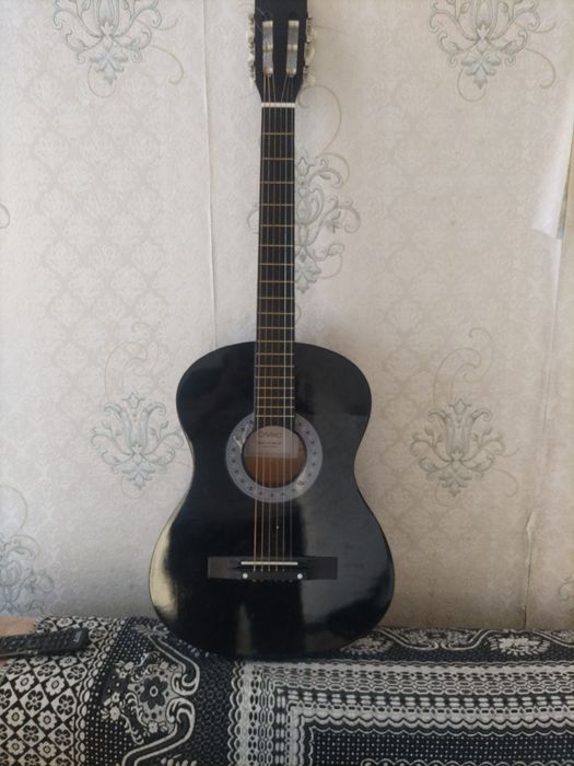 гитара акустическая шестиструнная