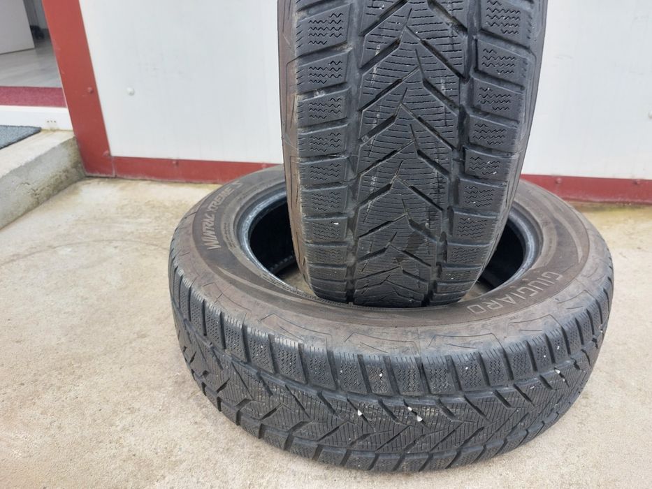 100 lei bucata! Doua anvelope M+S 215 60 17 Vredestein