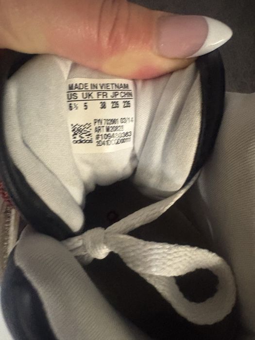 Маратонки adidas с висока вградена подметка 36