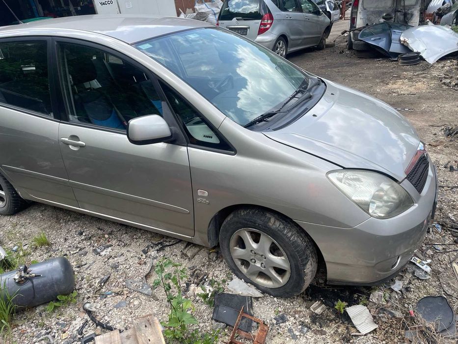 Тойота корола версо 2.0 D4D / Toyota Corolla verso 2.0 D4D на части