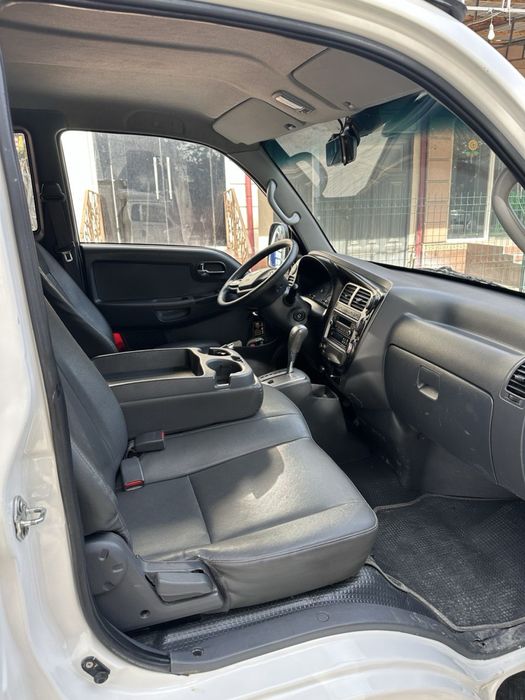 Kia bongo yuk avtomobili. Srochna sotiladi