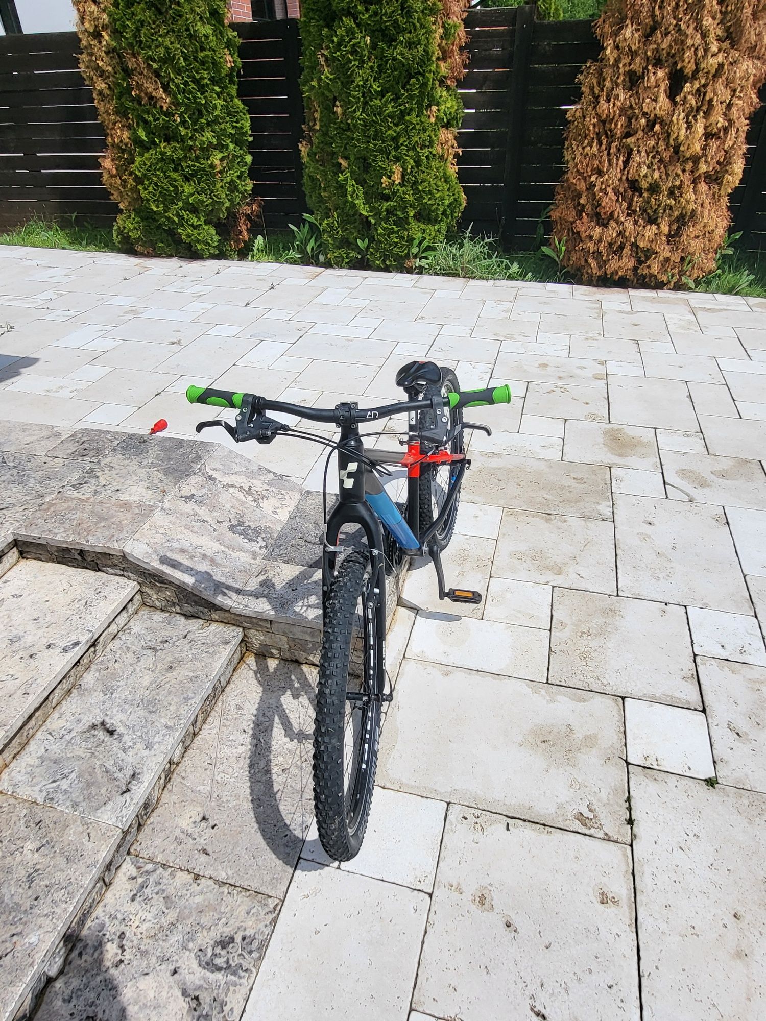 Vând bicicletă Cube Reaction  240 SL