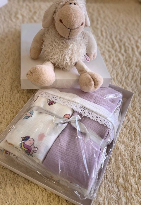 Комплекты для новорожденных.Ручной работы.