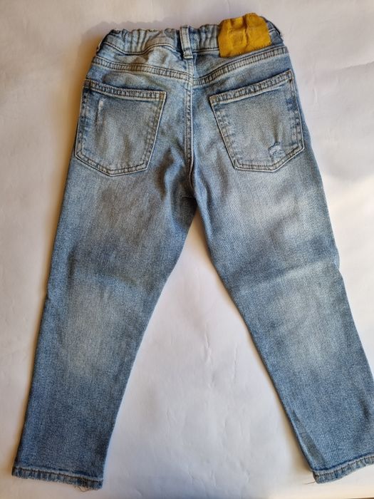 Свежа карирана риза в зелен нюанс и светло сини дънки Zara, 122 см.