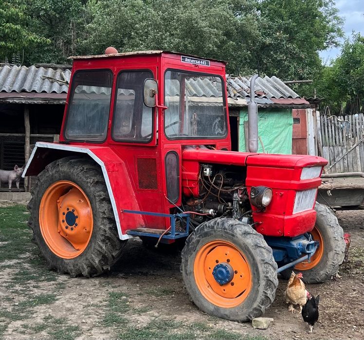 Universal 445 Vând utb 445 transmisie 4x4