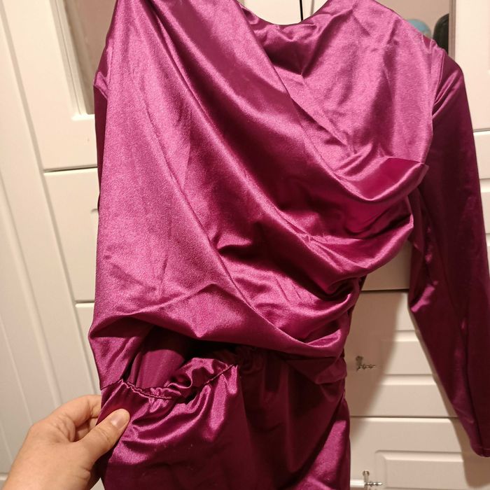 Чисто нова рокля в цвят циклама