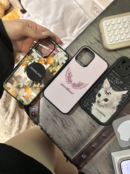 Продавам iPhone 12