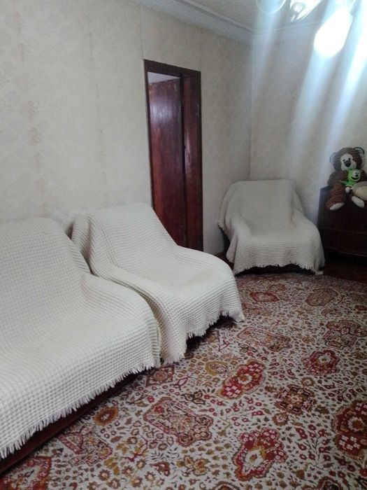 Дава тристаен апартамент под наем до окръжна болница