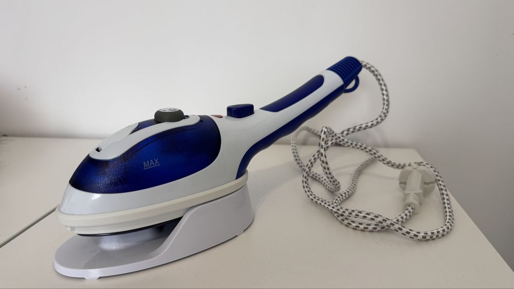 Fier de calcat pe verticala cu aburi Steam Brush