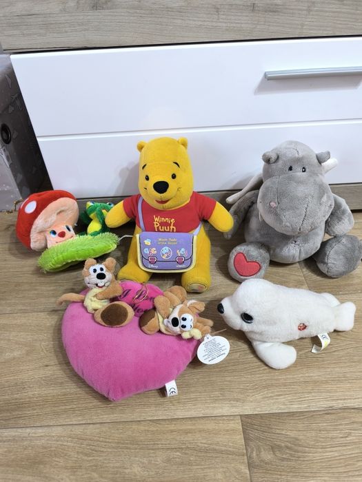 Лот плюшени и интерактивни играчки