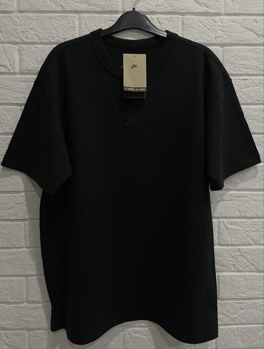 Футболка Nike Premium Essentials