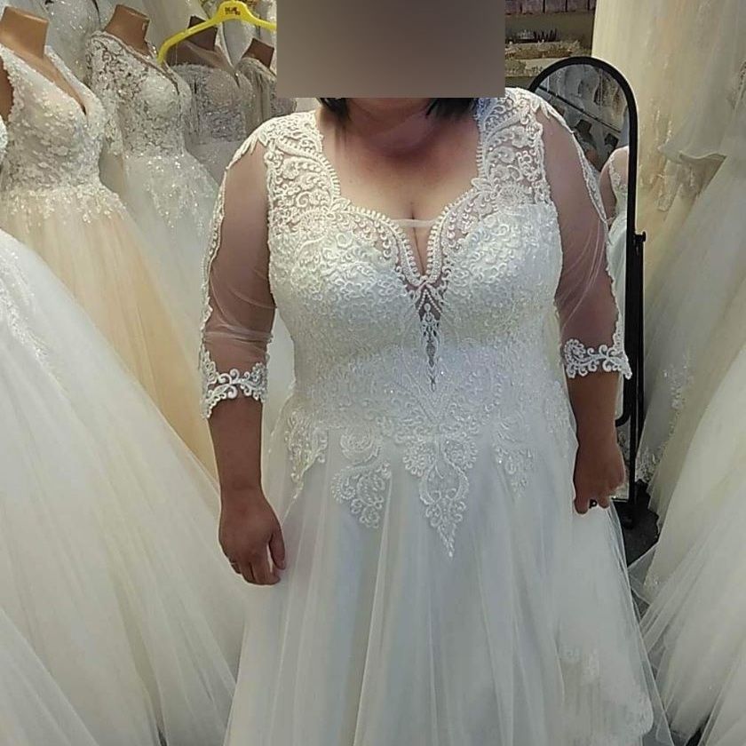 De vânzare rochie mireasă și accesorii