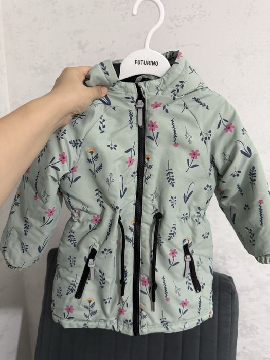 Две куртки за 5000тг на девочку.