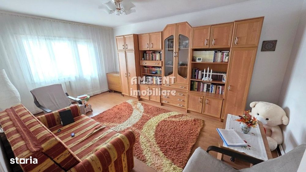 Apartament cu 4 camere, etaj 3, mobilat și utilat, VASLUI - GARĂ;