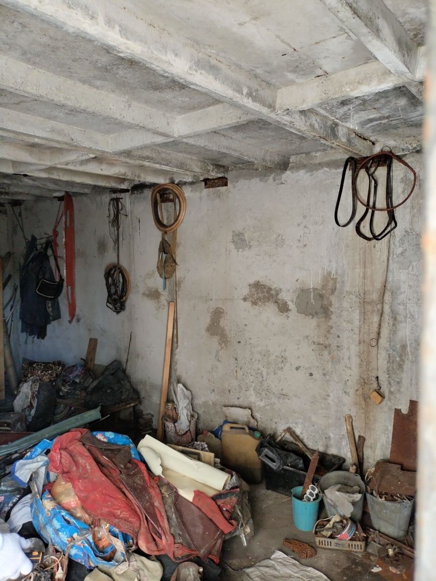 Гараж продам в 7 обществе. Возле пивзавода.