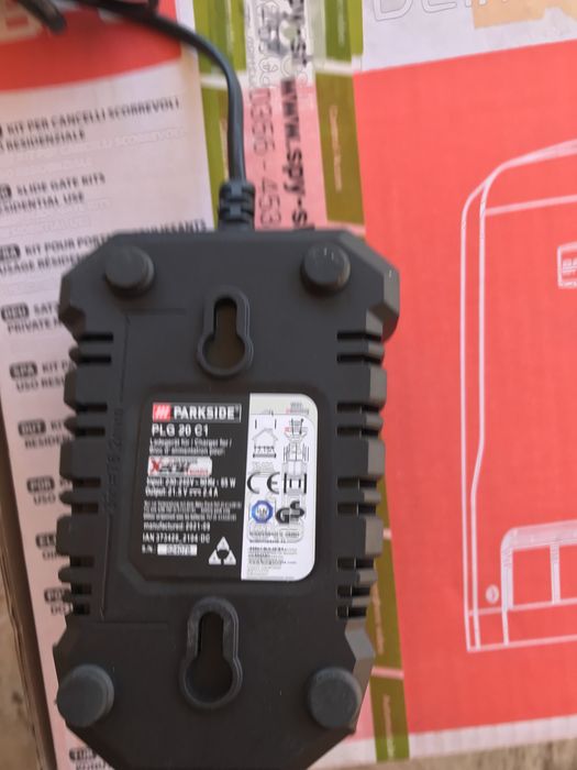 Alimentator Incarcator Parkside 21,5v 2,4A