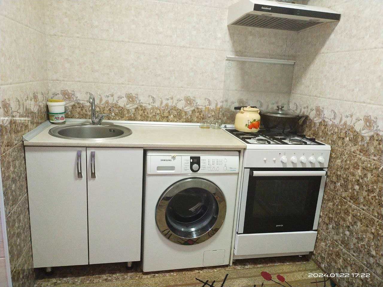 Улица Шахристанская. 1 линия.Продам (3+2) на 1 этаже 4 этажного дома.