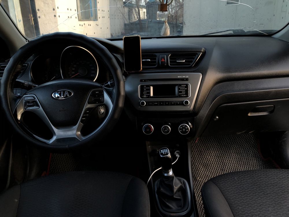 Kia rio 2015 ақ түсті