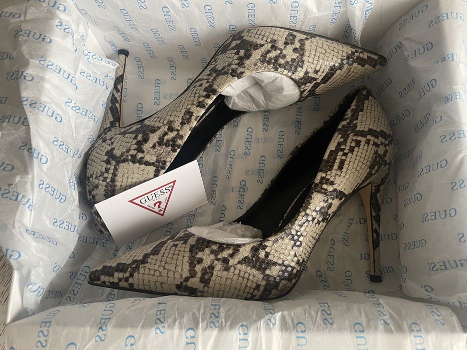 Pantofi animal print Guess