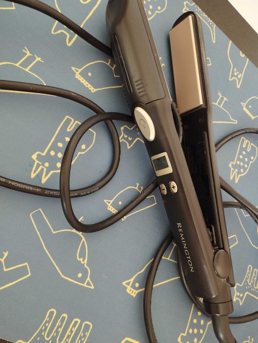 Donez placa de îndreptat parul