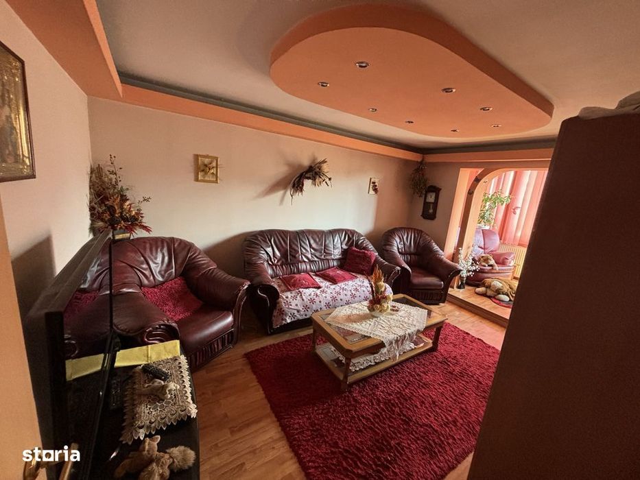 Apartament 3 camere zona Judetean,mobilat,parcare,110000 Euro