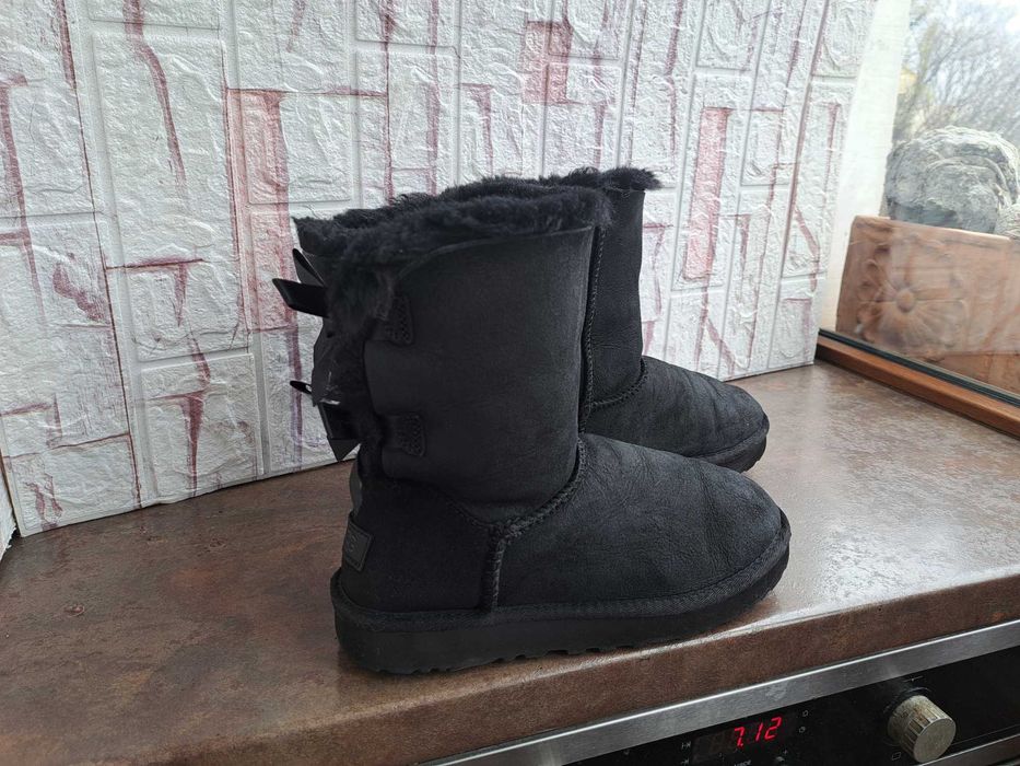 дамски ботуши,зимни обувки,боти,апрески,UGG номер38